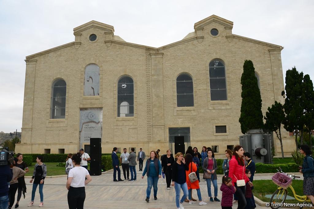 Nəsimi Festivalı çərçivəsində “DanceAbility” inklüziv rəqs qrupunun konserti olub (FOTO)