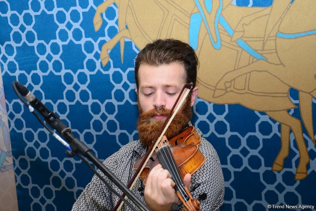 Nəsimi Festivalı çərçivəsində Şirvanşahlar sarayında maraqlı musiqi layihəsi təqdim edilib (FOTO)