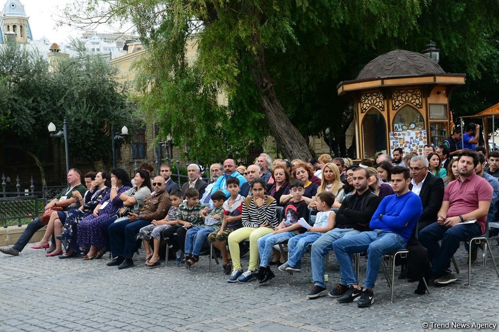 Nəsimi Festivalı çərçivəsində Şirvanşahlar sarayında maraqlı musiqi layihəsi təqdim edilib (FOTO)