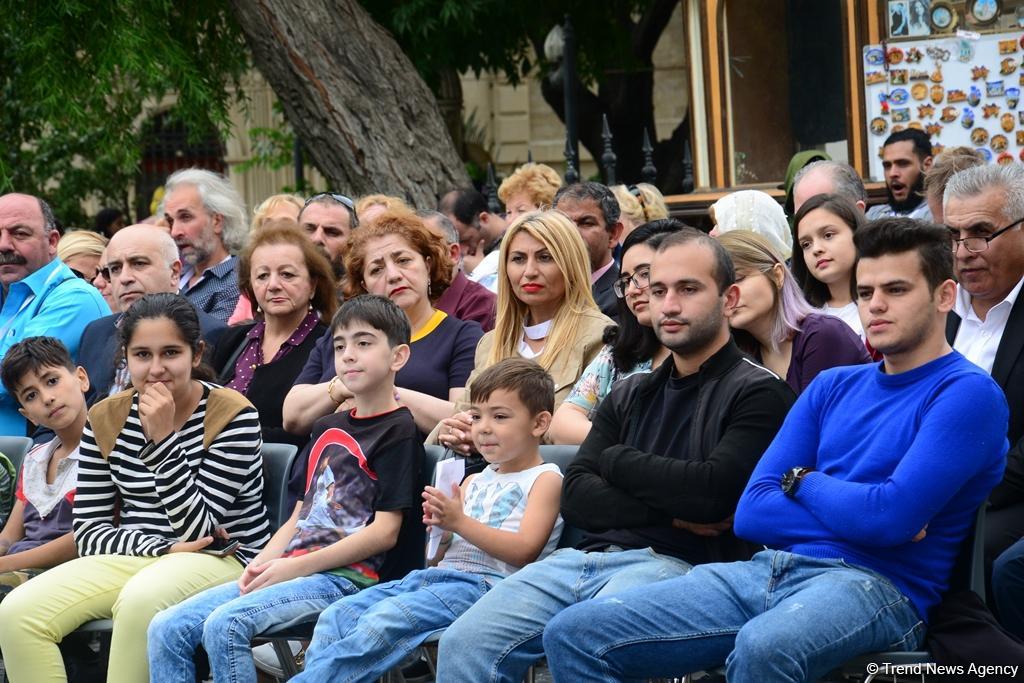 Nəsimi Festivalı çərçivəsində Şirvanşahlar sarayında maraqlı musiqi layihəsi təqdim edilib (FOTO)
