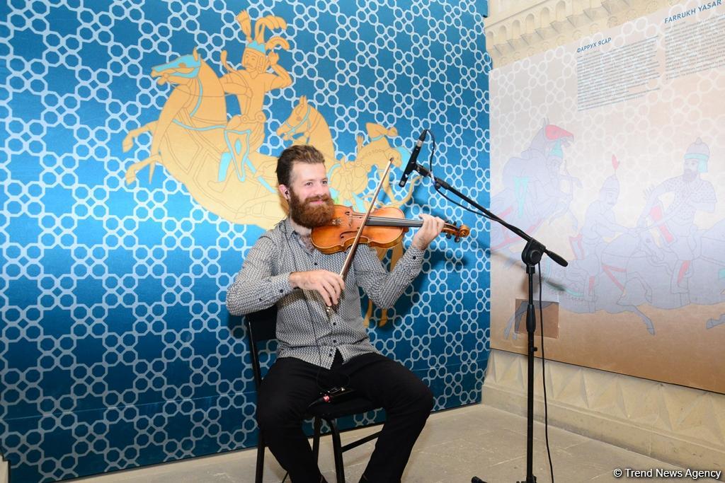 Nəsimi Festivalı çərçivəsində Şirvanşahlar sarayında maraqlı musiqi layihəsi təqdim edilib (FOTO)