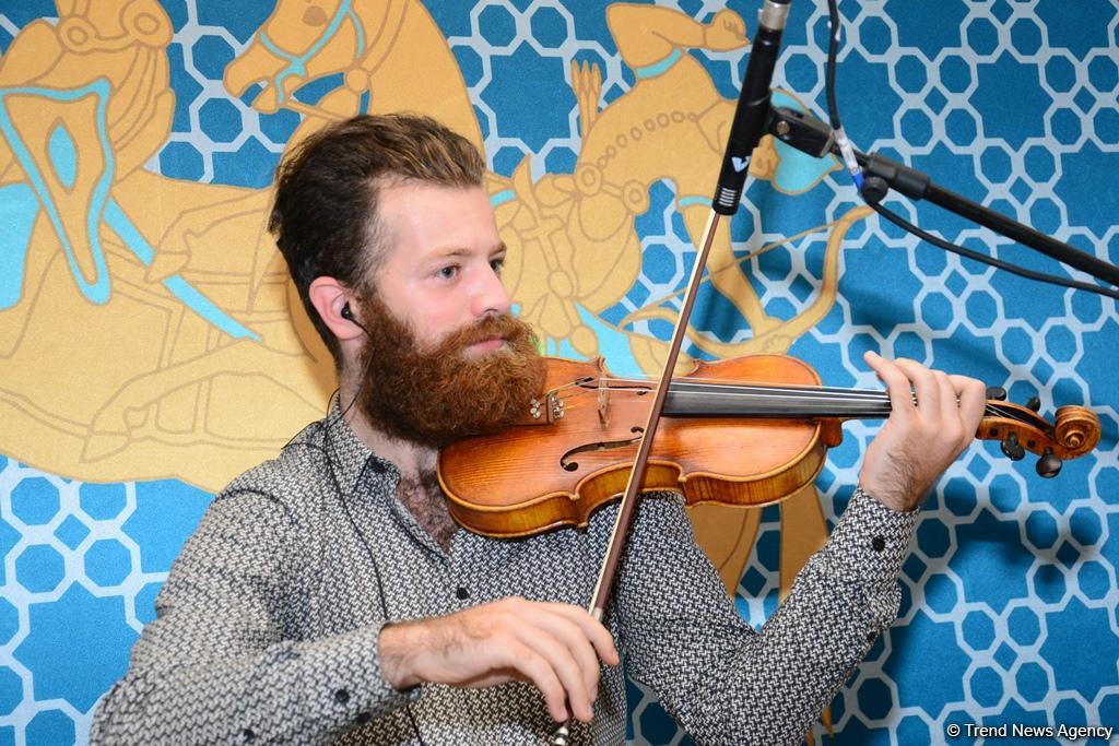 Nəsimi Festivalı çərçivəsində Şirvanşahlar sarayında maraqlı musiqi layihəsi təqdim edilib (FOTO)