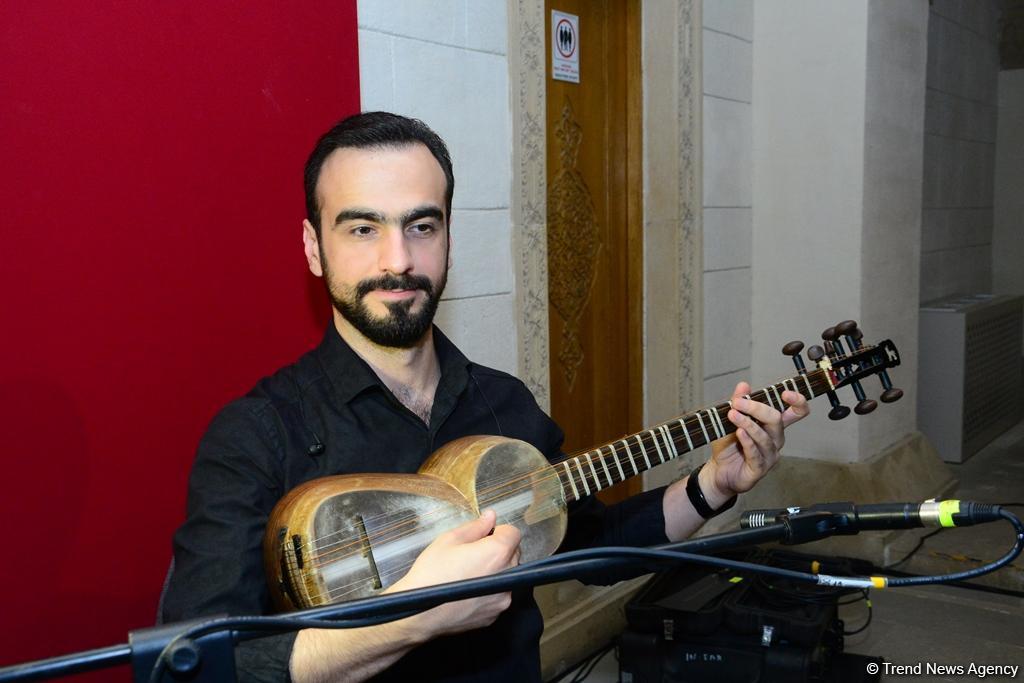 Nəsimi Festivalı çərçivəsində Şirvanşahlar sarayında maraqlı musiqi layihəsi təqdim edilib (FOTO)