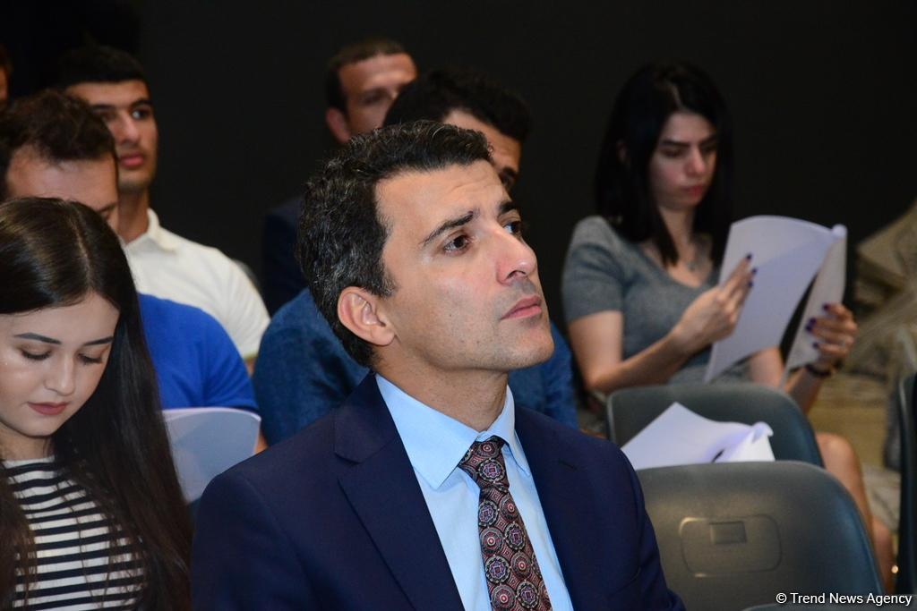 Nəsimi Festivalı çərçivəsində Vaşinqtonla telekörpü - Ceremi Rifkinin mühazirəsi keçirilib (FOTO)