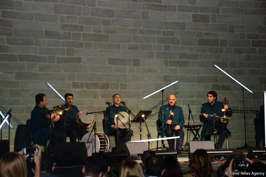 Leyla Əliyeva və Arzu Əliyeva Nəsimi Festivalı çərçivəsində “Bahariyyə” musiqi layihəsinin təqdimatında iştirak ediblər (FOTO)
