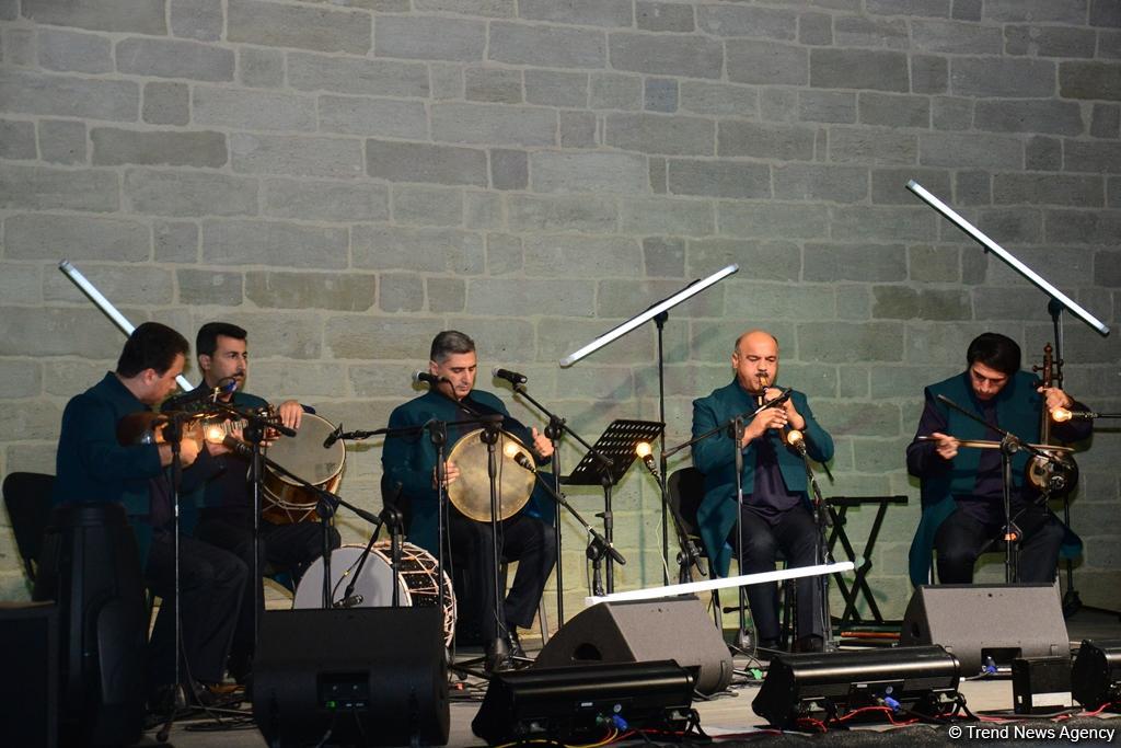 Leyla Əliyeva və Arzu Əliyeva Nəsimi Festivalı çərçivəsində “Bahariyyə” musiqi layihəsinin təqdimatında iştirak ediblər (FOTO)