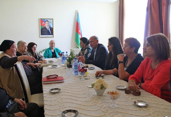 Bilik Fondu ahıl müəllimləri təbrik edib (FOTO)