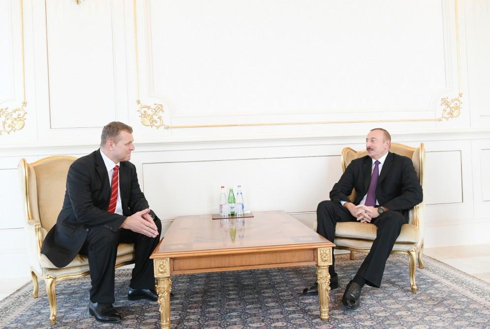 Prezident İlham Əliyev Çexiyanın yeni səfirinin etimadnaməsini qəbul edib (FOTO) (YENİLƏNİB)
