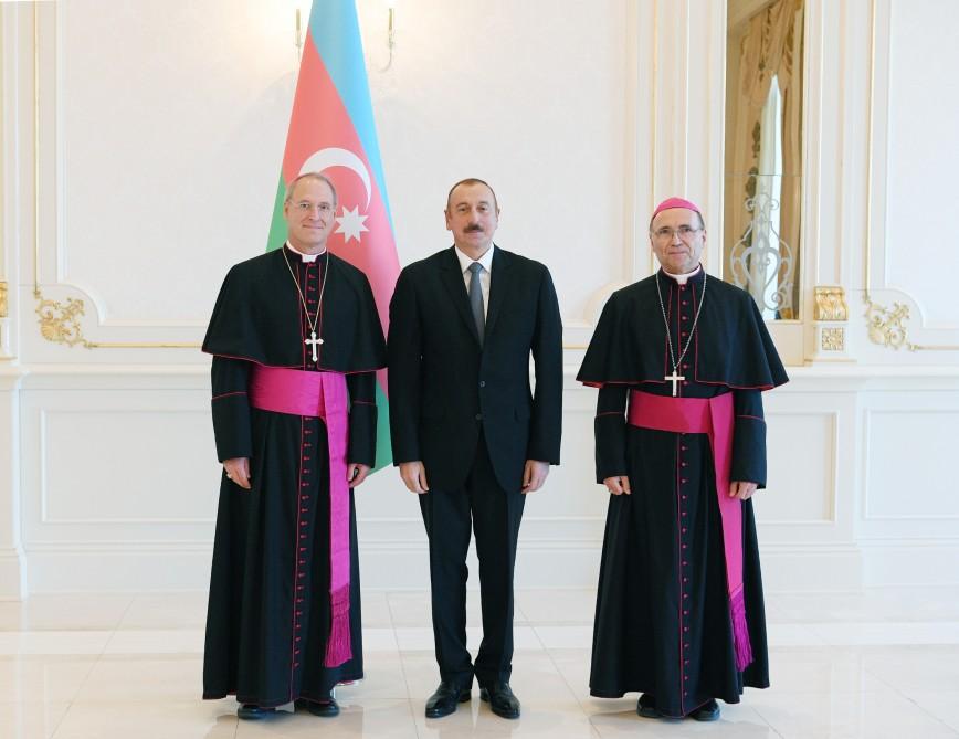 Prezident İlham Əliyev: Azərbaycan-Vatikan əlaqələri dünyaya nümayiş etdirir ki, fərqli mədəniyyətlərin, dinlərin nümayəndələri bir-biriləri ilə necə uğurla əməkdaşlıq edə bilərlər (FOTO) (YENİLƏNİB)