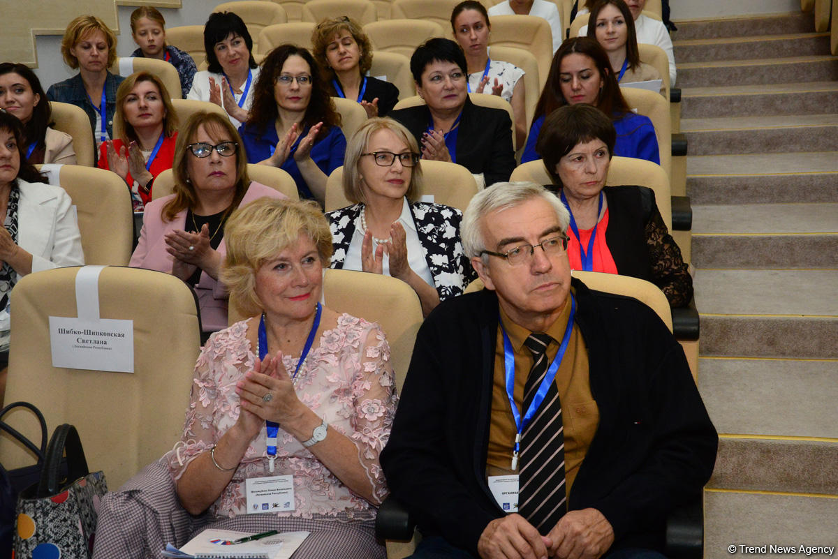 M.V.Lomonosov adına Moskva Dövlət Universitetinin Bakı filialında “Mədəniyyətlərin dialoqunda təhsil: rus məktəbi dünyası” mövzusunda beynəlxalq elmi-praktik forum işinə başlayıb (FOTO)