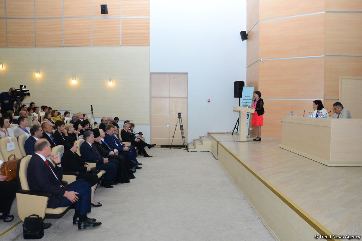 M.V.Lomonosov adına Moskva Dövlət Universitetinin Bakı filialında “Mədəniyyətlərin dialoqunda təhsil: rus məktəbi dünyası” mövzusunda beynəlxalq elmi-praktik forum işinə başlayıb (FOTO)