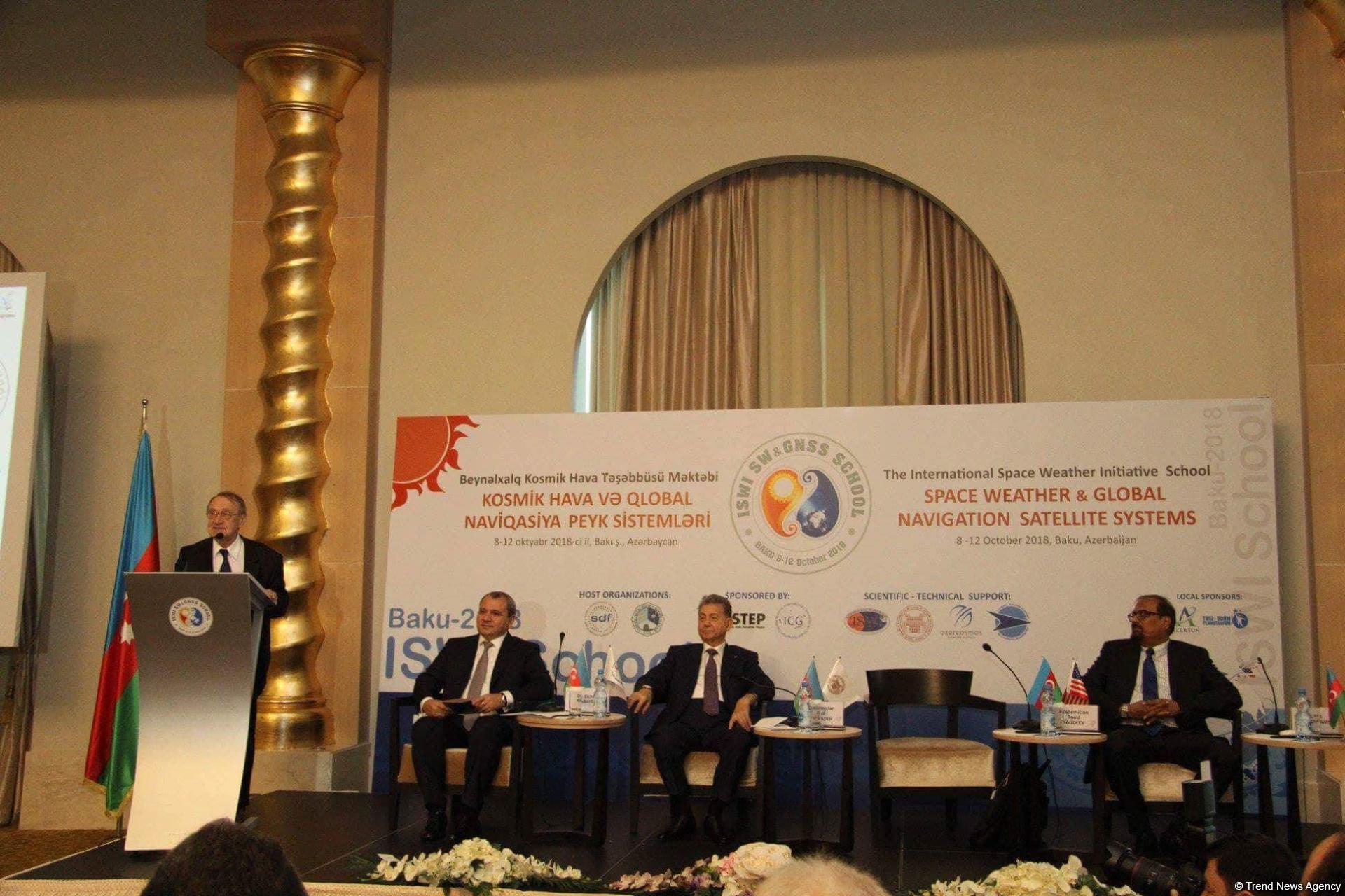 Elmin İnkişafı Fondu kosmos üzrə beynəlxalq məktəb keçirir (FOTO)