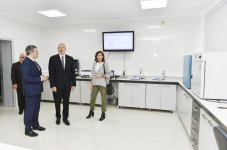 Prezident İlham Əliyev və xanımı Mehriban Əliyeva Qubada Meyvəçilik və Çayçılıq Elmi-Tədqiqat İnstitutunun tingçilik müəssisəsi ilə tanış olublar (YENİLƏNİB) (FOTO)