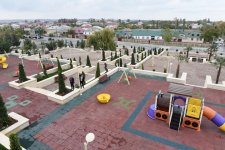 Prezident İlham Əliyev və birinci xanım Mehriban Əliyeva Qubada Gənclər Parkında yaradılan şəraitlə tanış olublar (YENİLƏNİB) (FOTO)