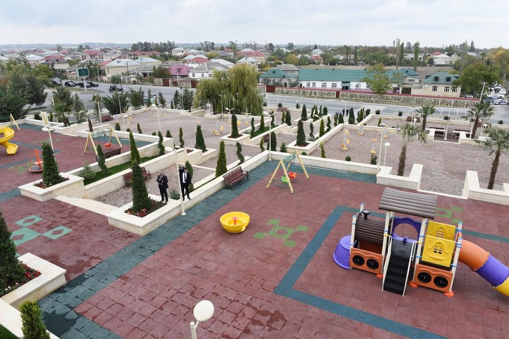 Prezident İlham Əliyev və birinci xanım Mehriban Əliyeva Qubada Gənclər Parkında yaradılan şəraitlə tanış olublar (YENİLƏNİB) (FOTO)