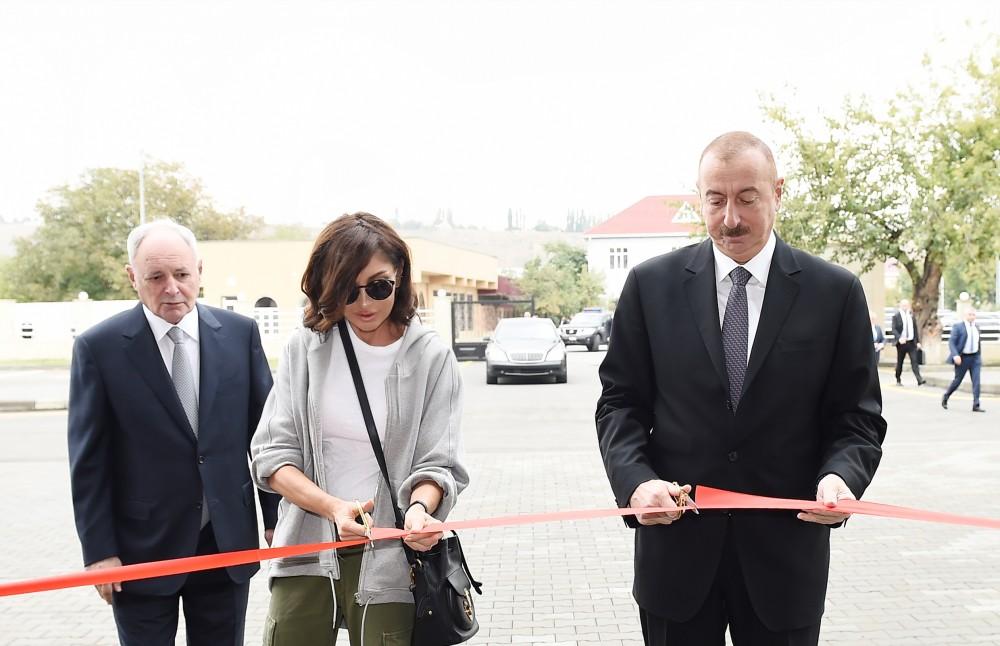 Prezident İlham Əliyev və xanımı Mehriban Əliyeva Quba Rayon Mərkəzi Xəstəxanasının açılışında iştirak ediblər (YENİLƏNİB-2) (FOTO)
