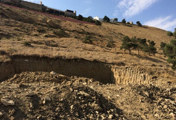 Badamdarda sürüşmənin üst hissəsində uçqunlar baş verib
