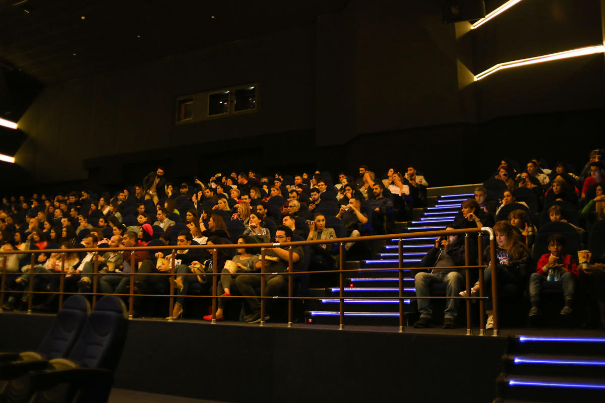 Qalmaqallı film Bakıda: Hollivud Ayda ABŞ-ı bayrağından məhrum etdi (FOTO/VİDEO)