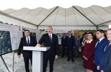 Prezident İlham Əliyev “Lerik şəhərinin içməli su təchizatı sisteminin yenidən qurulması və ilk dəfə olaraq kanalizasiya şəbəkəsinin yaradılması” layihəsinin icrasının yekunlaşması münasibətilə keçirilən mərasimdə iştirak edib (FOTO) (YENİLƏNİB)