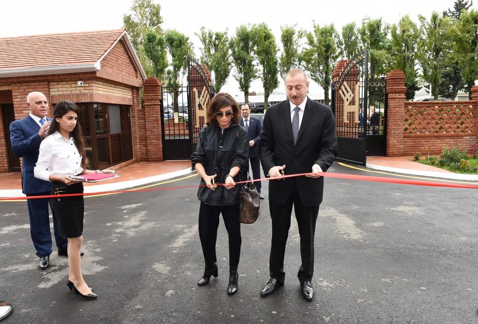 Prezident İlham Əliyev və birinci xanım Mehriban Əliyeva “Azərxalça” ASC-nin Lənkəran filialının açılışında iştirak ediblər (FOTO) (YENİLƏNİB)