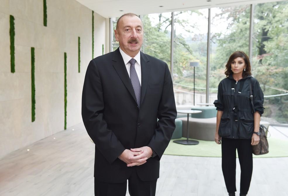 Prezident İlham Əliyev və birinci xanım Mehriban Əliyeva Lənkəran İstisu və Sağlamlıq Mərkəzində görülən işlərlə tanış olublar (FOTO) (YENİLƏNİB)