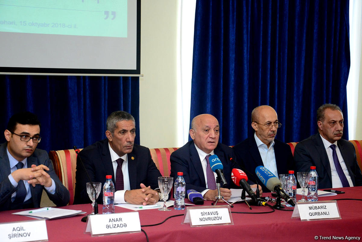 Siyavuş Novruzov: Azərbaycanda dini icmalara maşınların verilməsi nümunəvi haldır (FOTO)