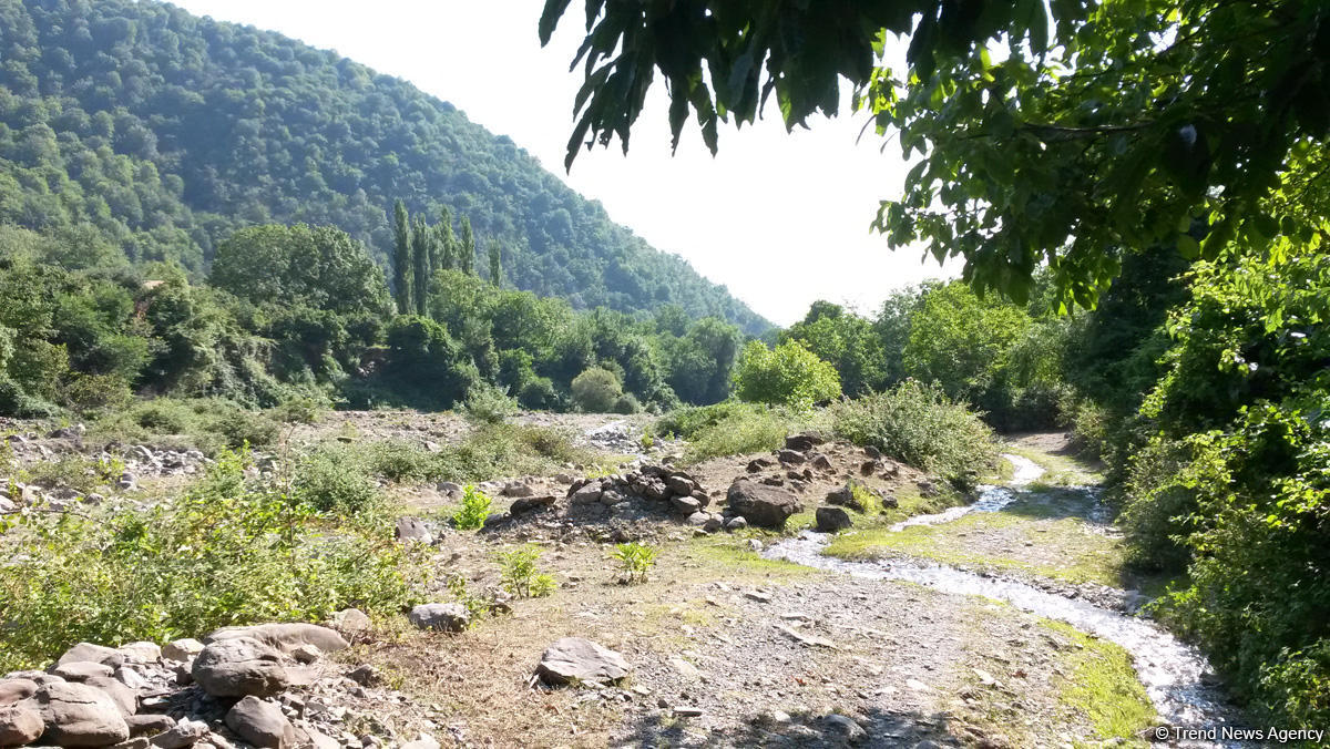 İnsanların "sırt çevirdiyi" Sirt qalası (FOTO)