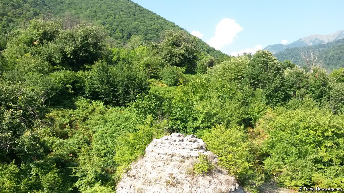 İnsanların "sırt çevirdiyi" Sirt qalası (FOTO)