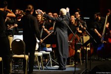 Heydər Əliyev Sarayında İqor Ponomarenkonun orkestrinin konserti olub (FOTO/VİDEO)
