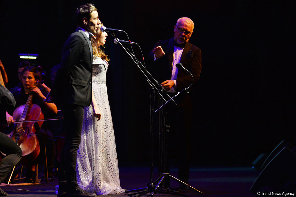Heydər Əliyev Sarayında İqor Ponomarenkonun orkestrinin konserti olub (FOTO/VİDEO)