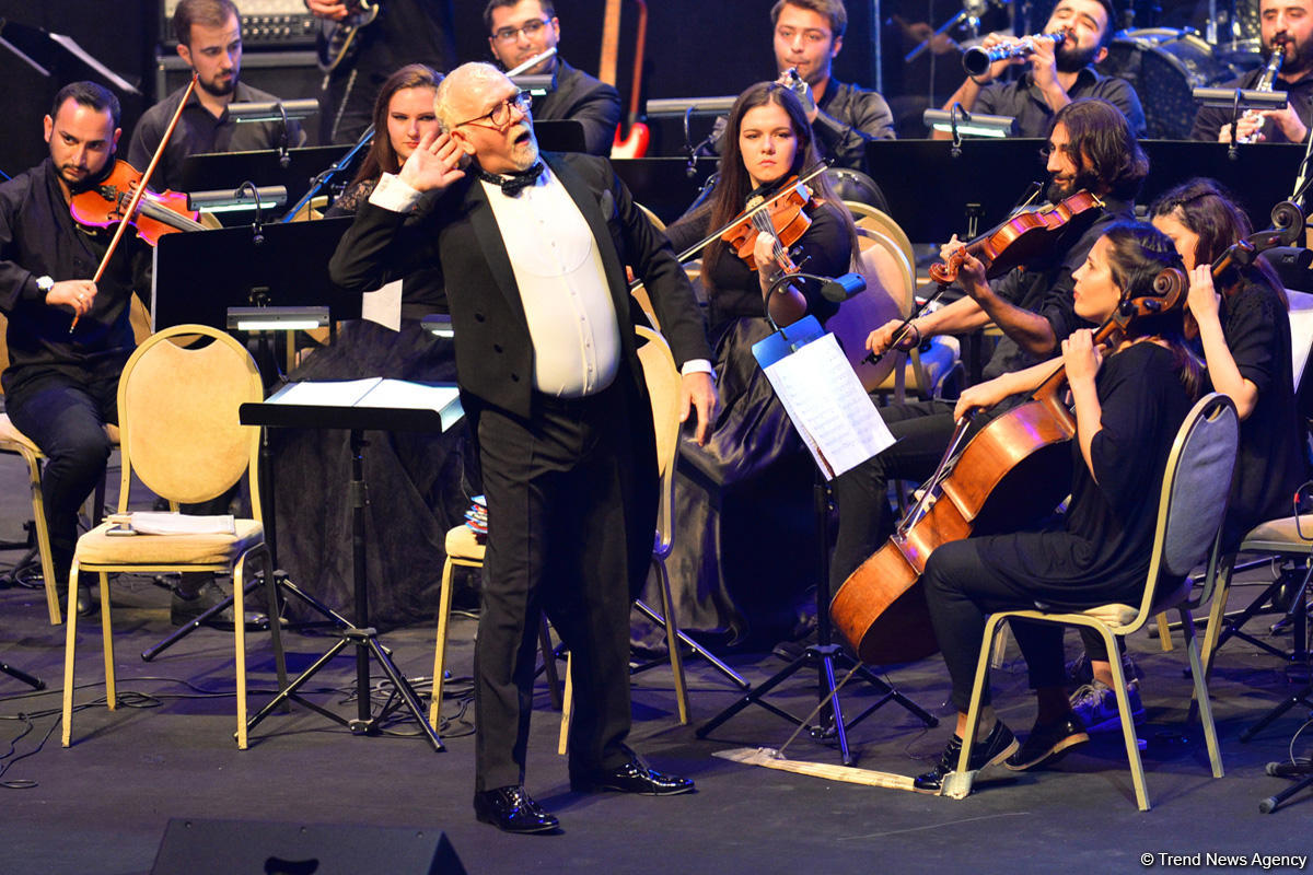 Heydər Əliyev Sarayında İqor Ponomarenkonun orkestrinin konserti olub (FOTO/VİDEO)