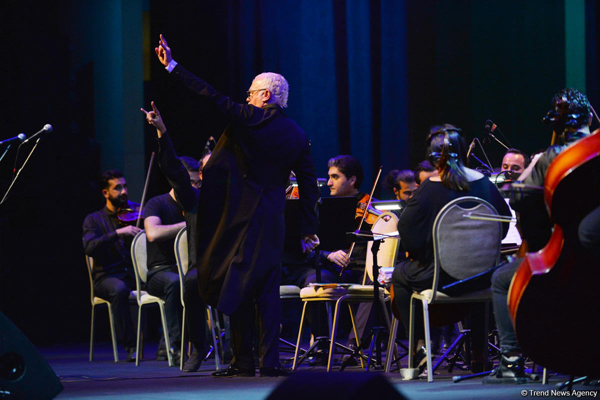Heydər Əliyev Sarayında İqor Ponomarenkonun orkestrinin konserti olub (FOTO/VİDEO)