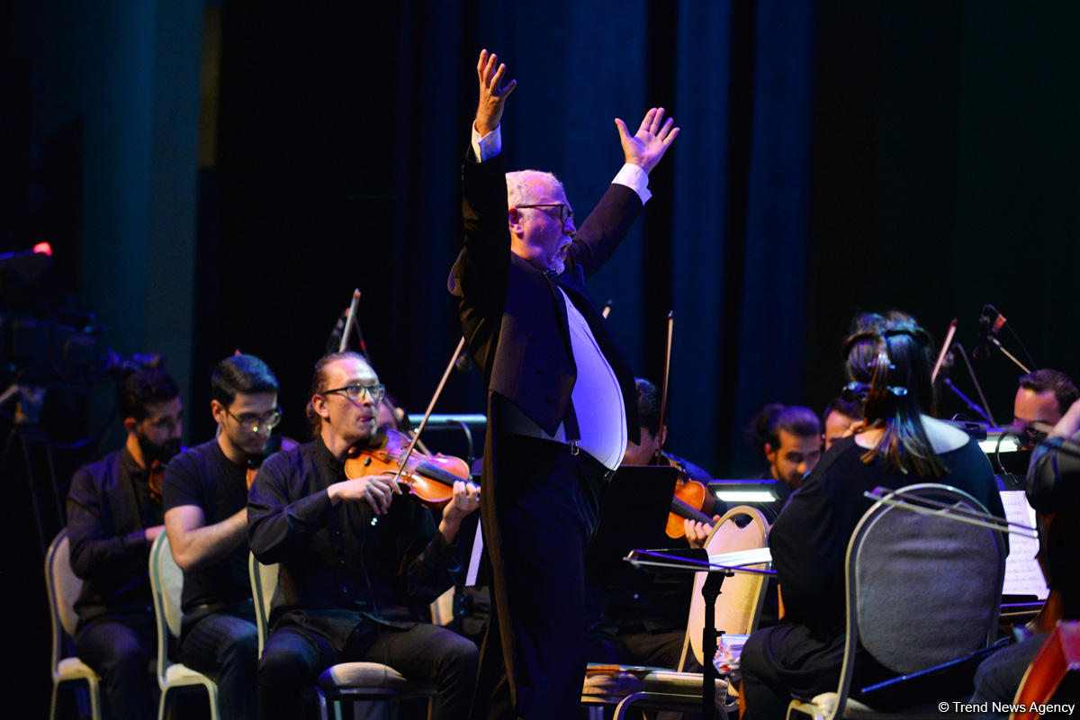 Heydər Əliyev Sarayında İqor Ponomarenkonun orkestrinin konserti olub (FOTO/VİDEO)