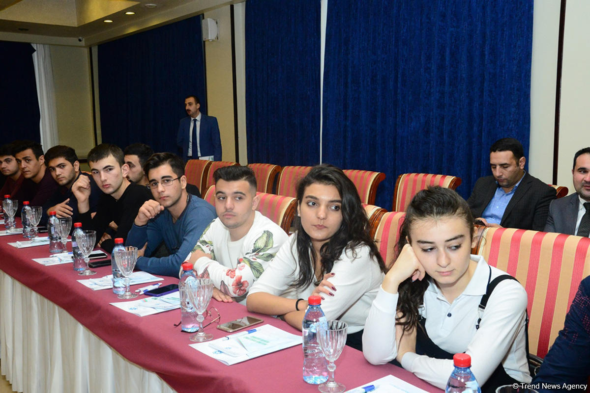 "Milli müstəqilliyimiz – mənəvi gücümüz" adlı tədbir keçirilib (FOTO)
