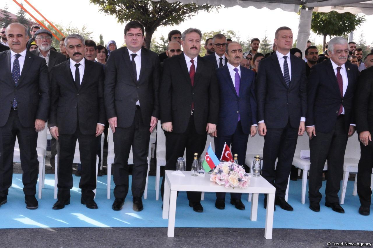 Əli Həsənov: Sovet İttifaqı dağılandan sonra tarixə düşən ən qanlı faciə Xocalı faciəsidir (FOTO) (YENİLƏNİB)