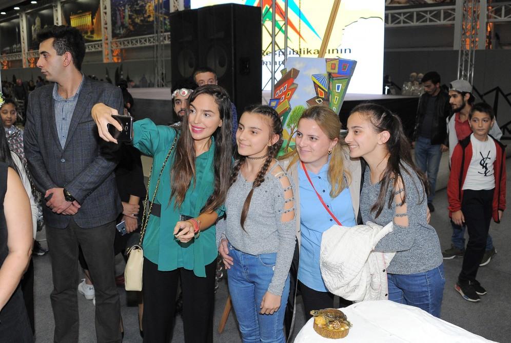 Leyla Əliyeva “Ekoloji problemlər və onların həlli yolları tələbələrin gözü ilə” mövzusunda II gənclər sərgisində iştirak edib (FOTO)