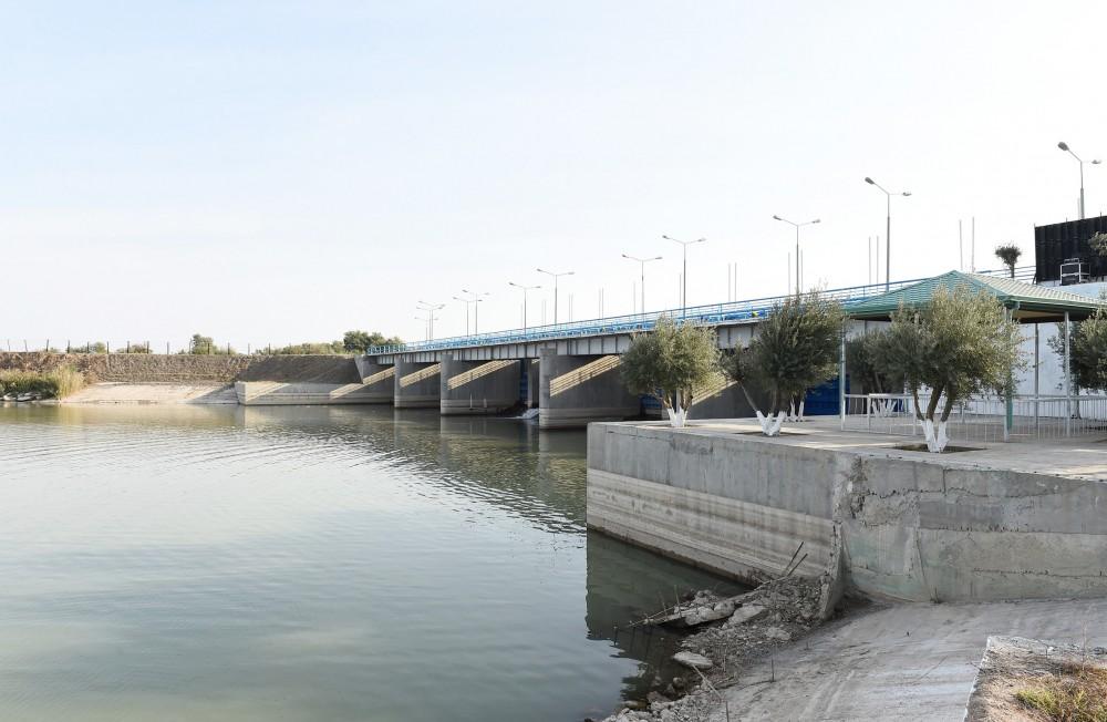 Prezident İlham Əliyev İmişli rayonunda Araz çayının yeni qol-kanalının açılış mərasimində iştirak edib (FOTO) (YENİLƏNİB)