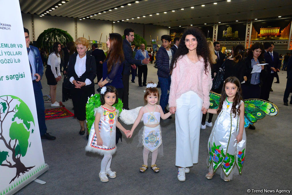 Leyla Əliyeva “Ekoloji problemlər və onların həlli yolları tələbələrin gözü ilə” mövzusunda II gənclər sərgisində iştirak edib (FOTO)