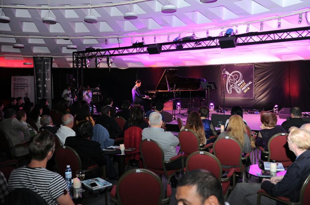 Beynəlxalq Caz Festivalı çərçivəsində Azərbaycan musiqisi axşamı təşkil olunub (FOTO)
