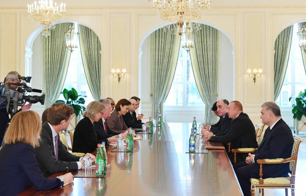 Prezident İlham Əliyev: Azərbaycan ümid edir ki, Minsk qrupunun həmsədr ölkələrinin fəaliyyəti praktiki nəticələr verəcək (FOTO) (YENİLƏNİB)