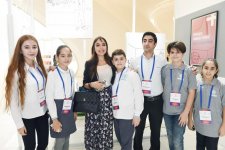 Leyla Əliyeva Heydər Əliyev Mərkəzində innovativ məhsul və xidmətlərin, startapçıların uğurlu tətbiqlərinin nümayiş olunduğu pavilyonla tanış olub (FOTO)