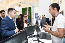 Leyla Əliyeva Heydər Əliyev Mərkəzində innovativ məhsul və xidmətlərin, startapçıların uğurlu tətbiqlərinin nümayiş olunduğu pavilyonla tanış olub (FOTO)