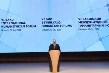 Prezident İlham Əliyev və birinci xanım Mehriban Əliyeva VI Bakı Beynəlxalq Humanitar Forumunun rəsmi açılış mərasimində iştirak ediblər (YENİLƏNİB-3) (FOTO)
