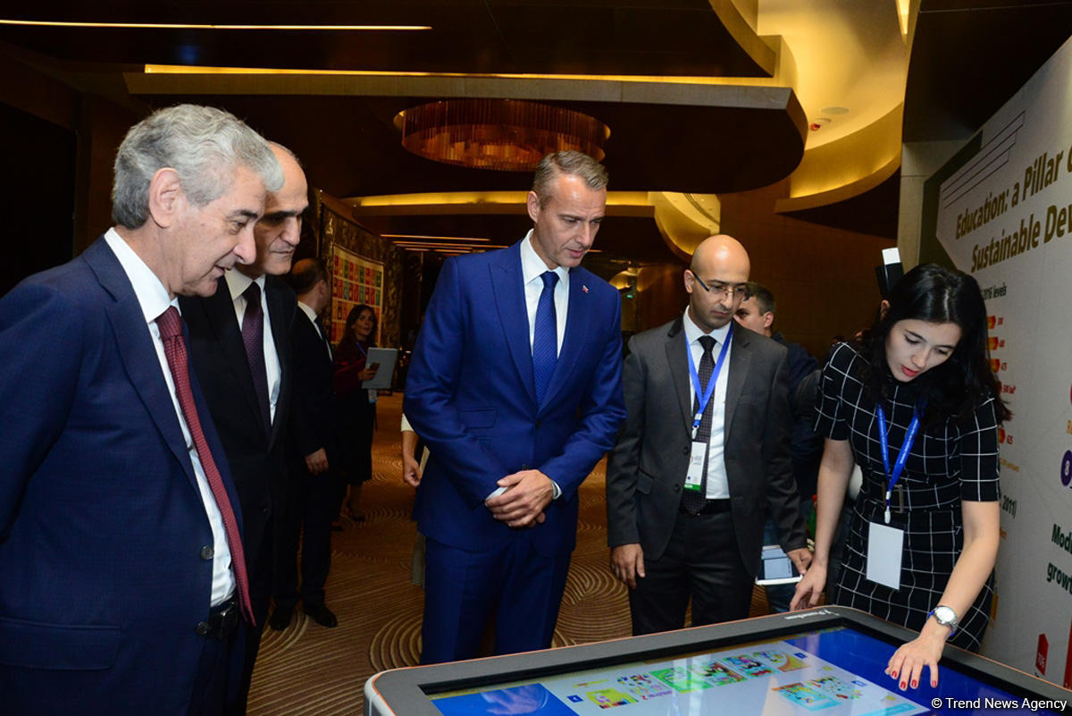 Dayanıqlı İnkişafa dair Bakı Forumunu əks etdirən FOTOLAR