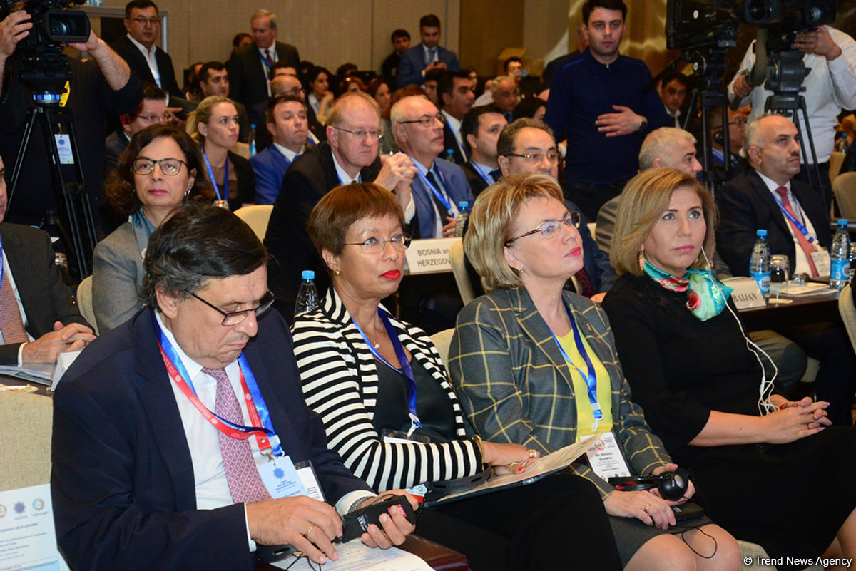 Dayanıqlı İnkişafa dair Bakı Forumunu əks etdirən FOTOLAR