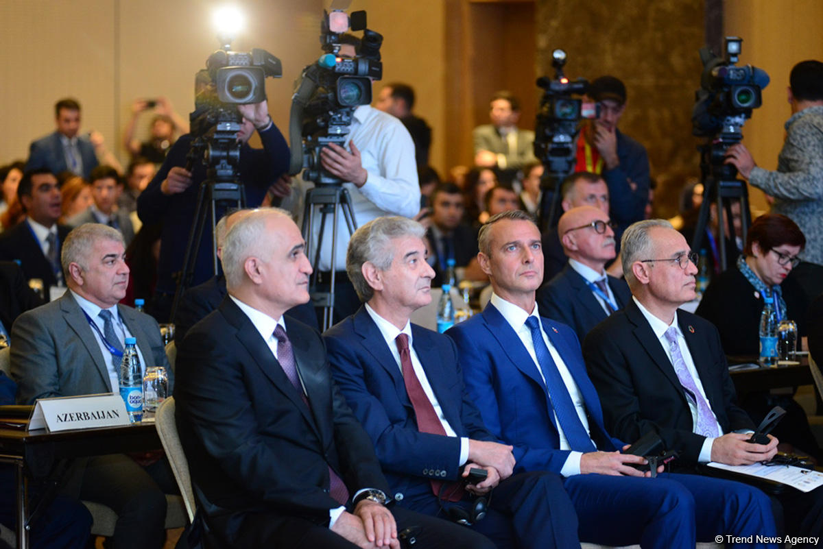 Dayanıqlı İnkişafa dair Bakı Forumunu əks etdirən FOTOLAR