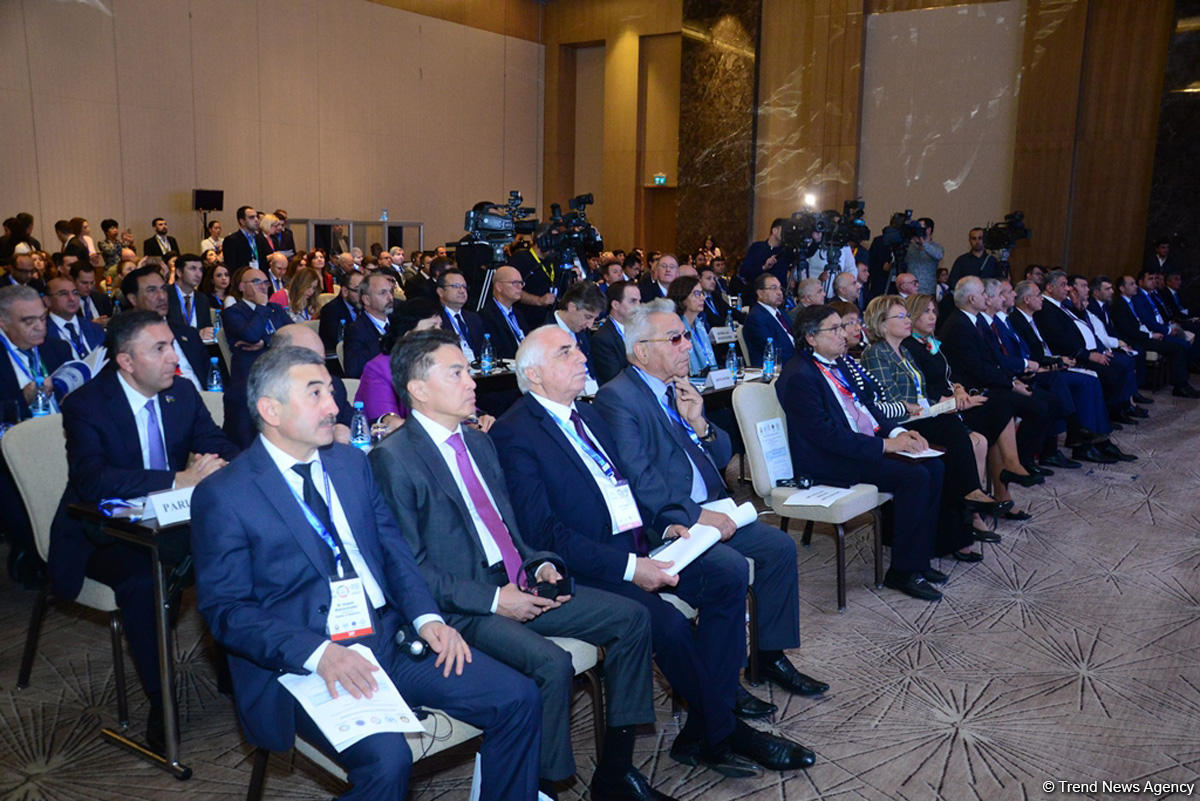 Dayanıqlı İnkişafa dair Bakı Forumunu əks etdirən FOTOLAR