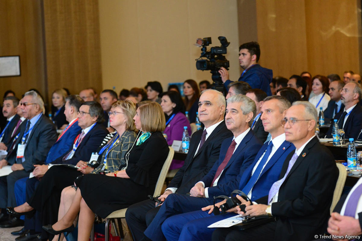 Dayanıqlı İnkişafa dair Bakı Forumunu əks etdirən FOTOLAR