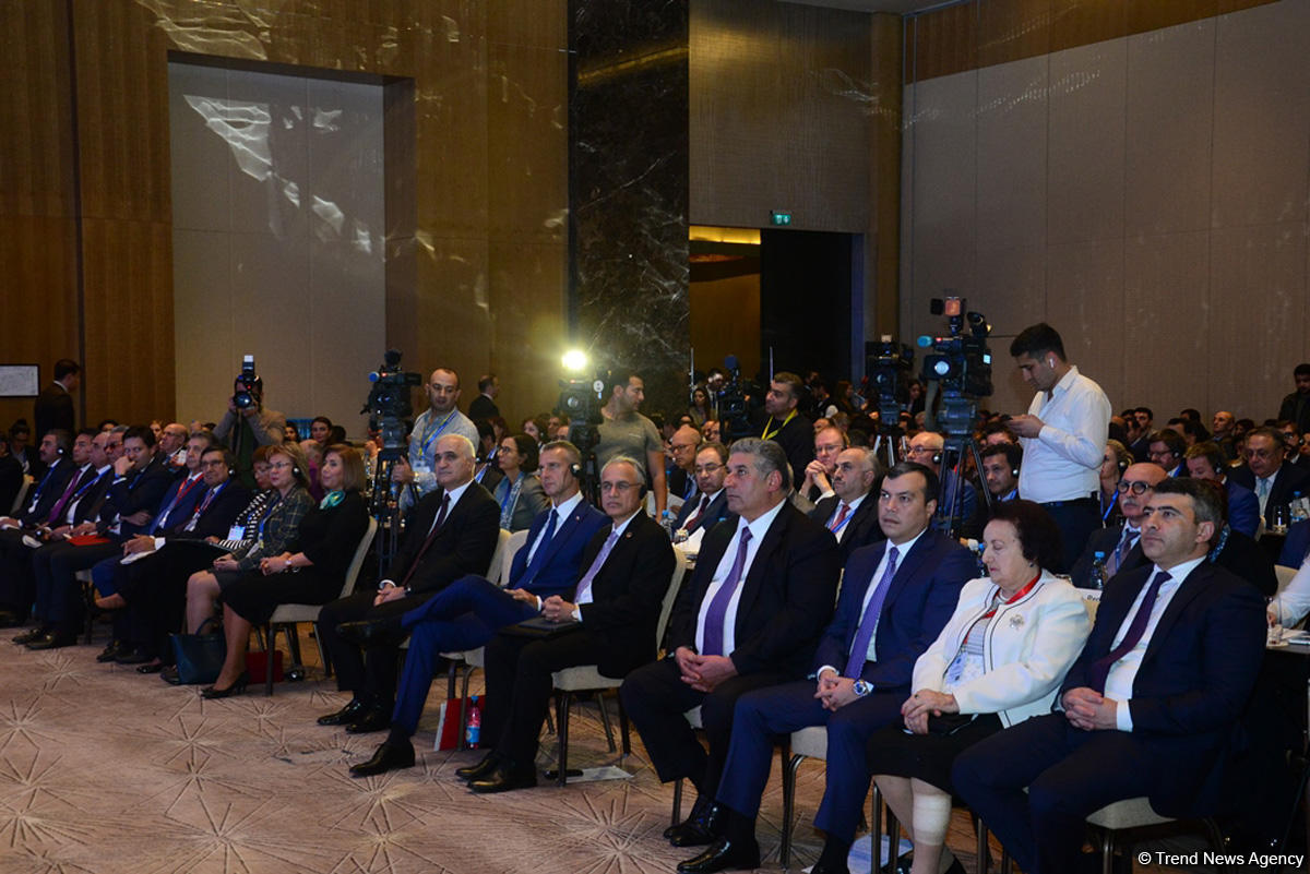 Dayanıqlı İnkişafa dair Bakı Forumunu əks etdirən FOTOLAR