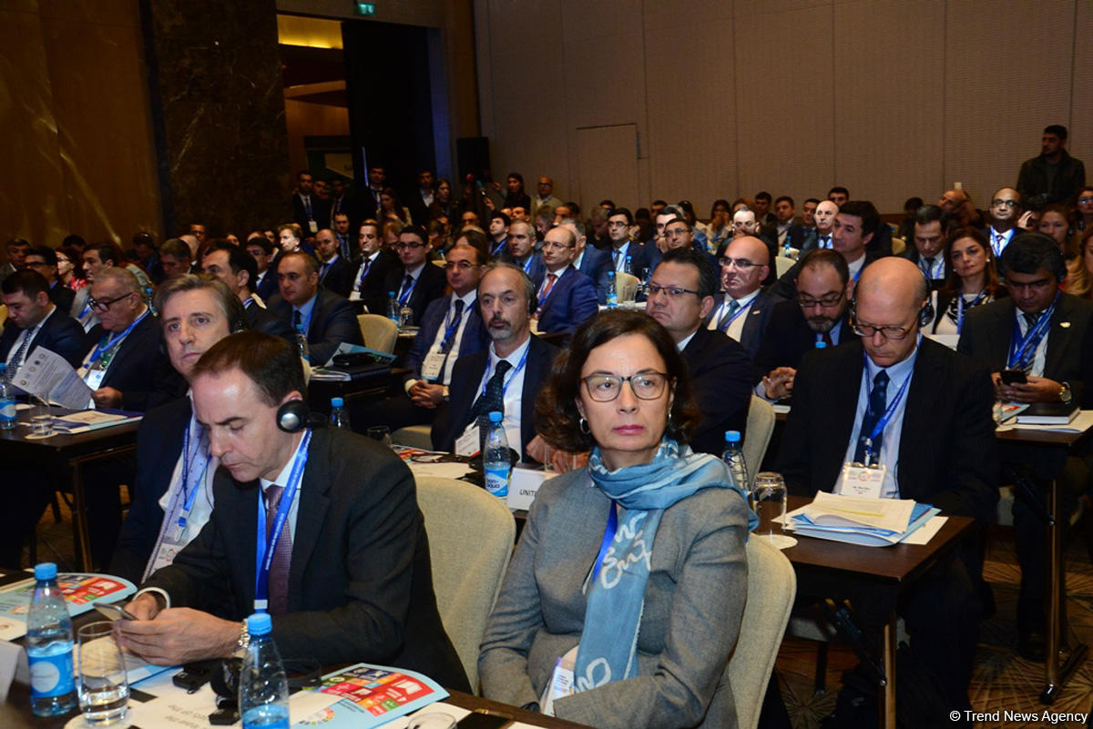 Dayanıqlı İnkişafa dair Bakı Forumunu əks etdirən FOTOLAR